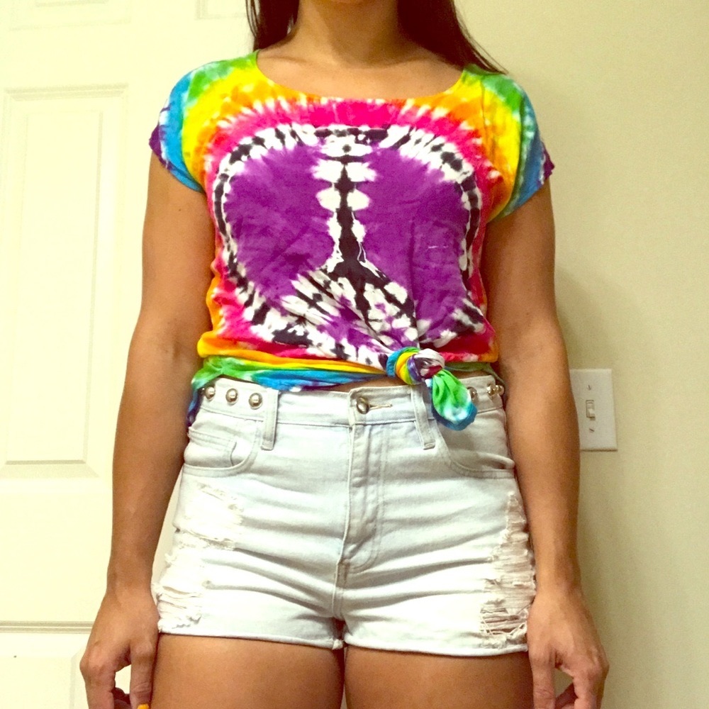Rainbow tie dye T-shirt w/ peace sign & scoop neck